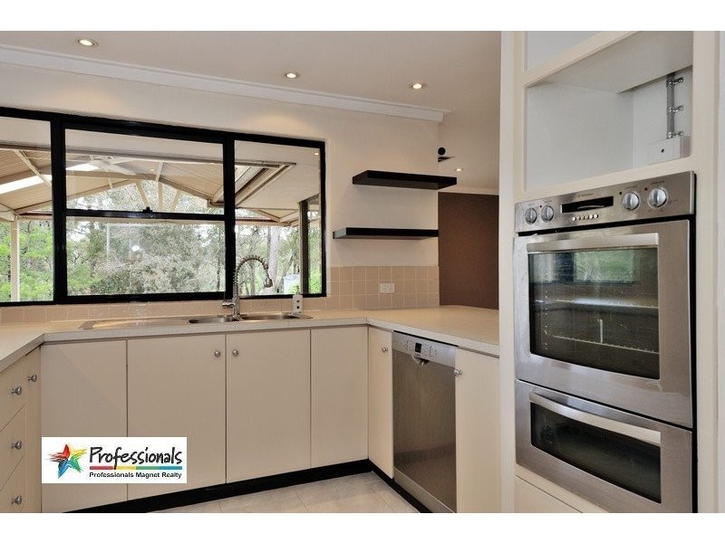 13 Daleview Close, Glen Forrest WA 6071