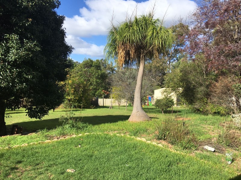 4 White Street, Mount Helena WA 6082