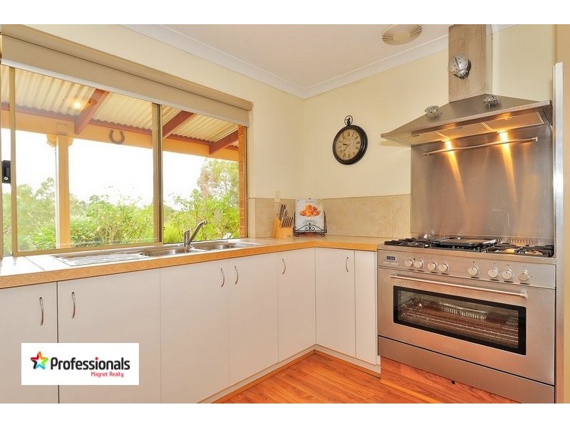 5 Richmond Road, Gidgegannup WA 6083