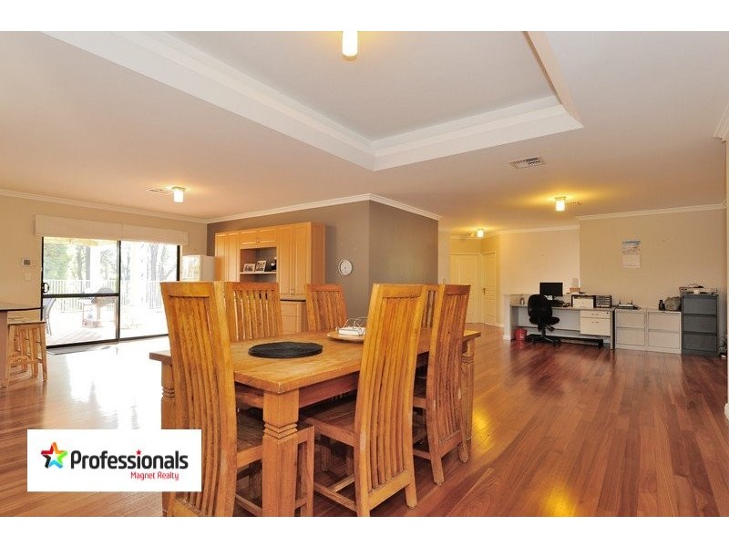 400 Traylen Road, Stoneville WA 6081