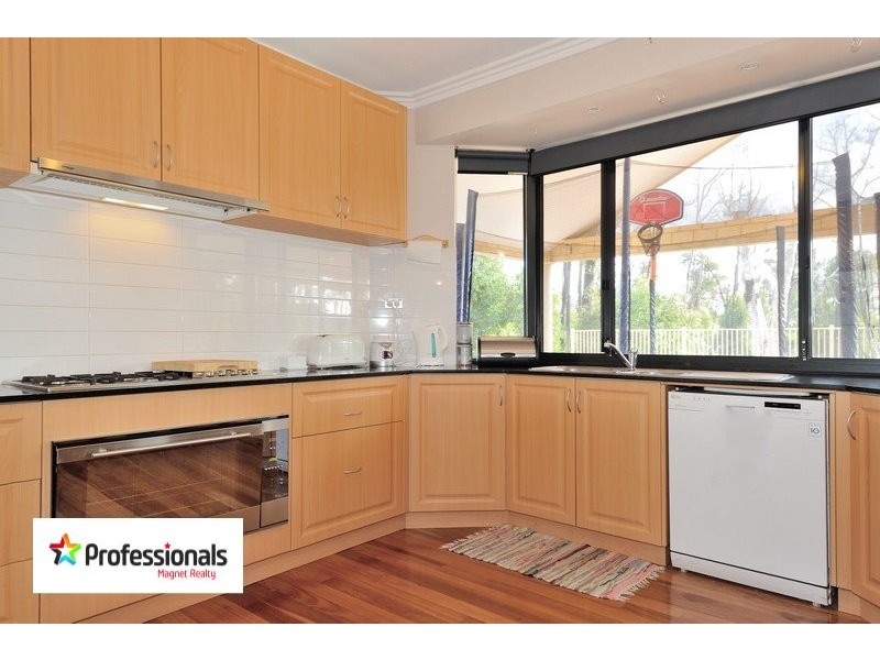 400 Traylen Road, Stoneville WA 6081