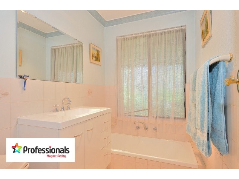 6 Tassell Place, Stoneville WA 6081