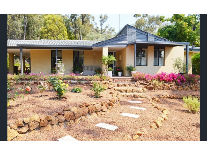 9 Gilfellon Road, Stoneville WA 6081