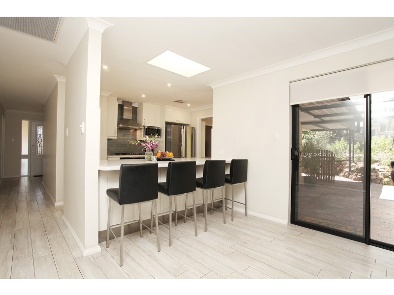 9 Gilfellon Road, Stoneville WA 6081