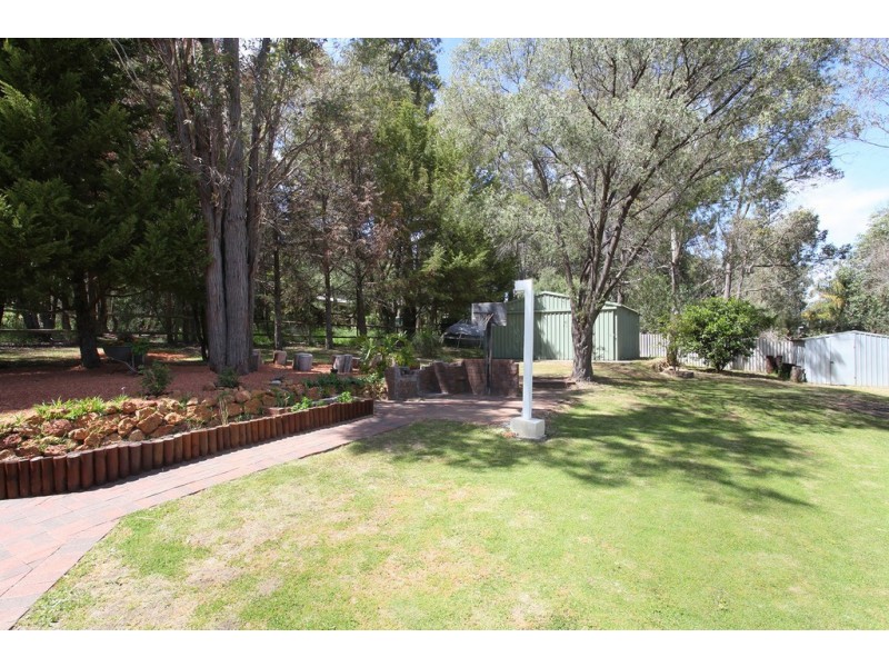 9 Gilfellon Road, Stoneville WA 6081