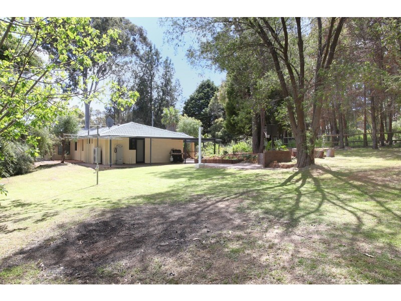 9 Gilfellon Road, Stoneville WA 6081