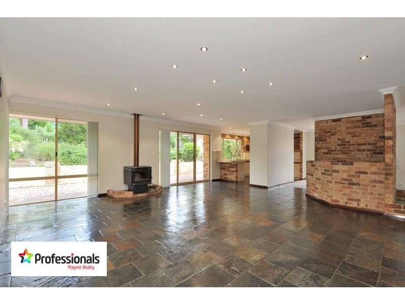 1020 Thomas Road, Glen Forrest WA 6071