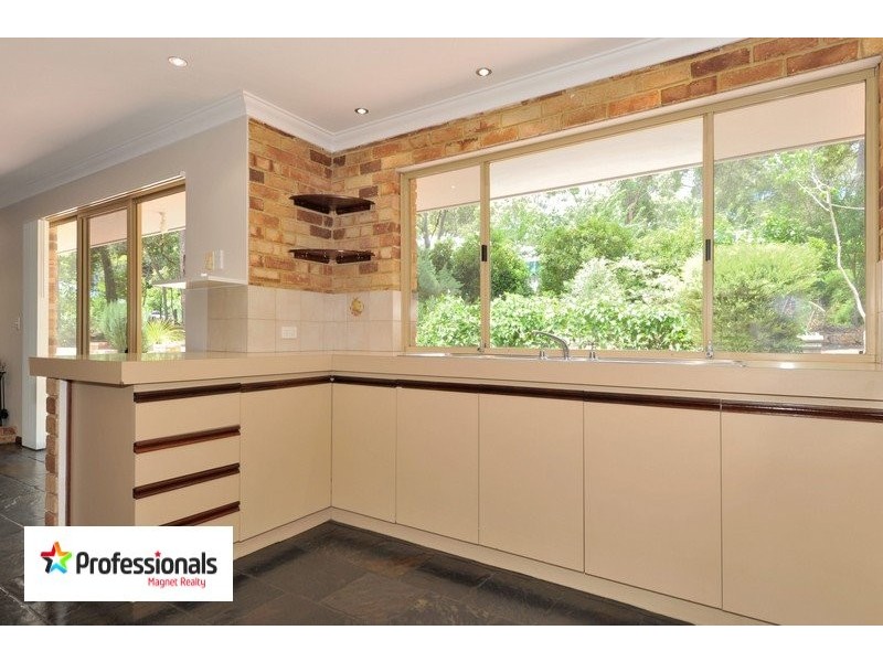 1020 Thomas Road, Glen Forrest WA 6071