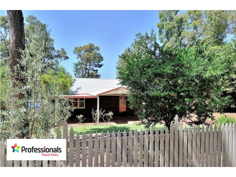 5 Bowen Place, Stoneville WA 6081