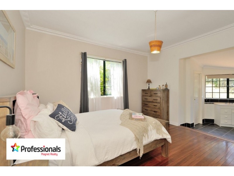 5 Bowen Place, Stoneville WA 6081