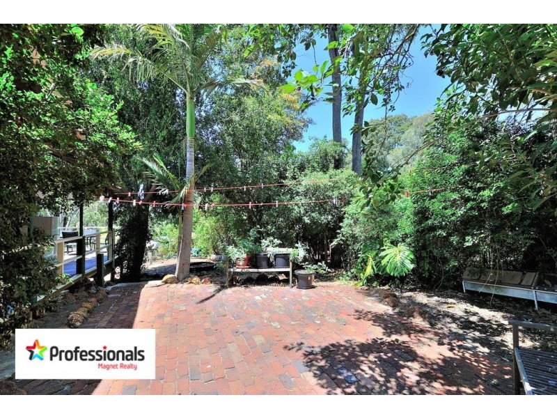 5 Bowen Place, Stoneville WA 6081