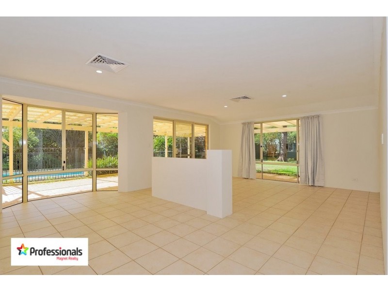 380 Samuel, Mount Helena WA 6082