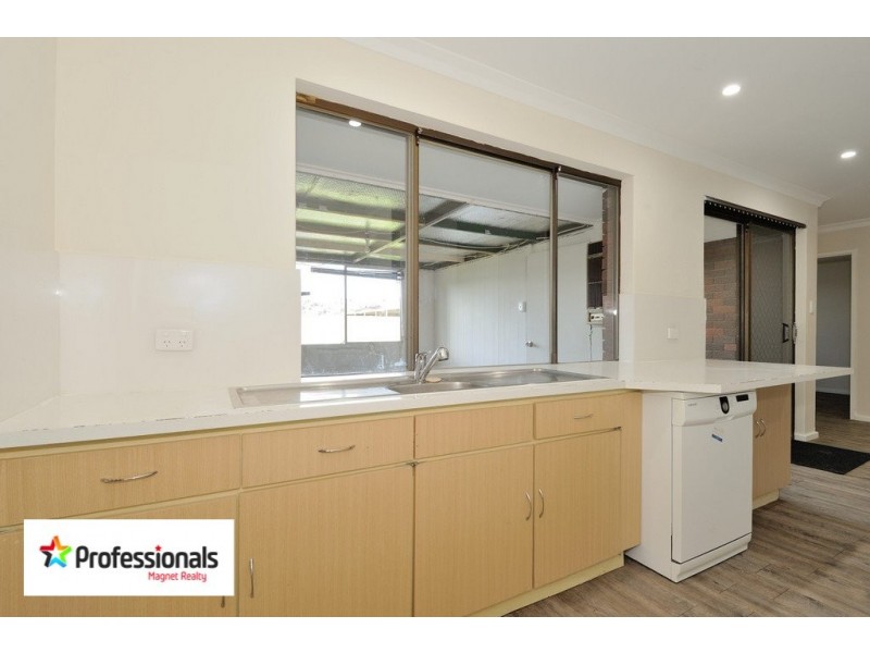 26 Marlboro Road, Swan View WA 6056