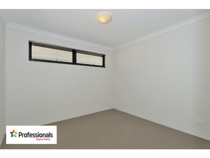 16 Fertito Entrance, Success WA 6164