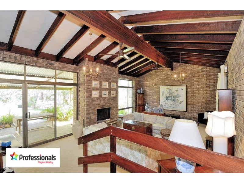 240 Colwyn Road, Mount Helena WA 6082