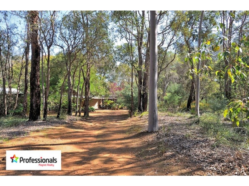 240 Colwyn Road, Mount Helena WA 6082