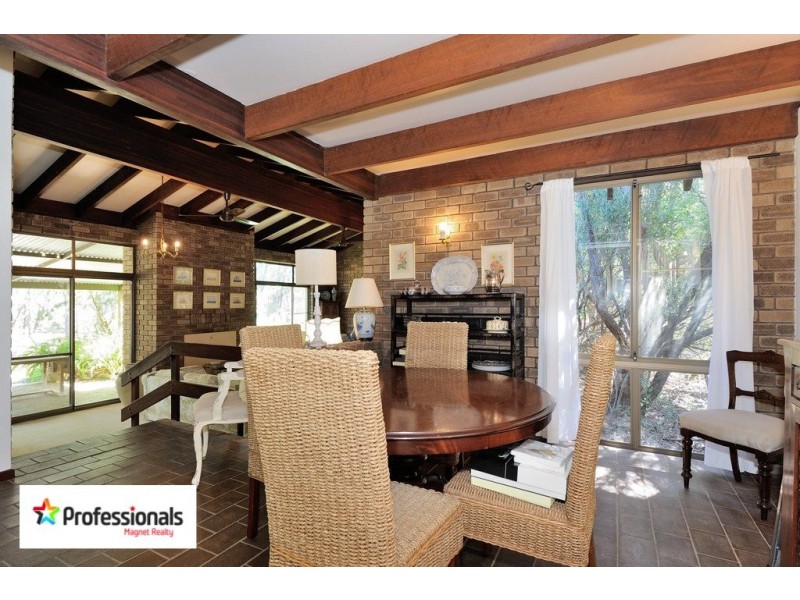 240 Colwyn Road, Mount Helena WA 6082