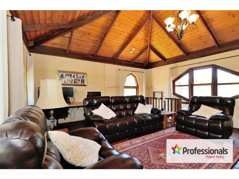 8 Ballymore Place, Gidgegannup WA 6083