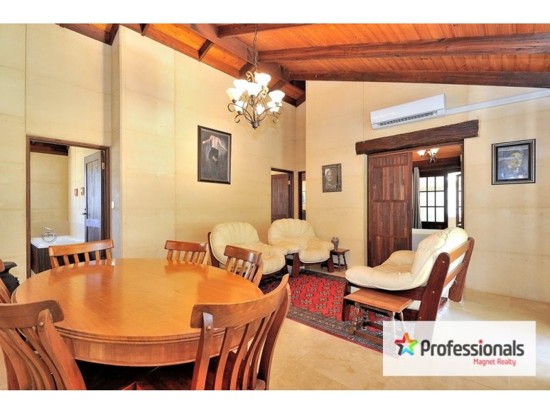8 Ballymore Place, Gidgegannup WA 6083