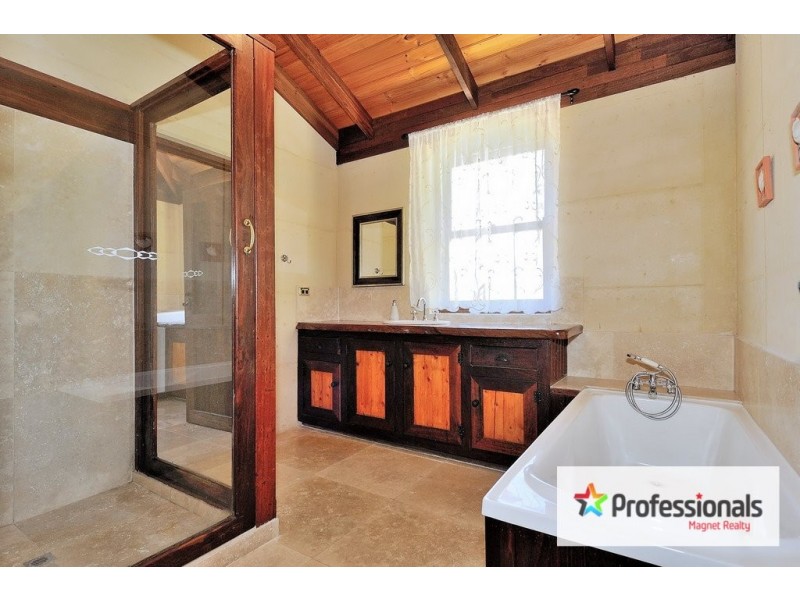 8 Ballymore Place, Gidgegannup WA 6083
