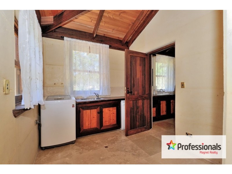 8 Ballymore Place, Gidgegannup WA 6083