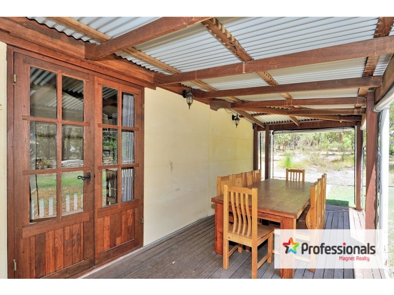 8 Ballymore Place, Gidgegannup WA 6083