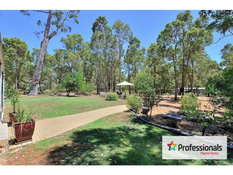 8 Ballymore Place, Gidgegannup WA 6083