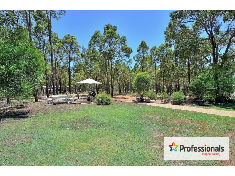 8 Ballymore Place, Gidgegannup WA 6083