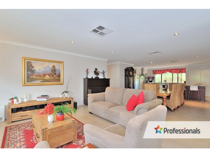 355 Samuel Street, Mount Helena WA 6082