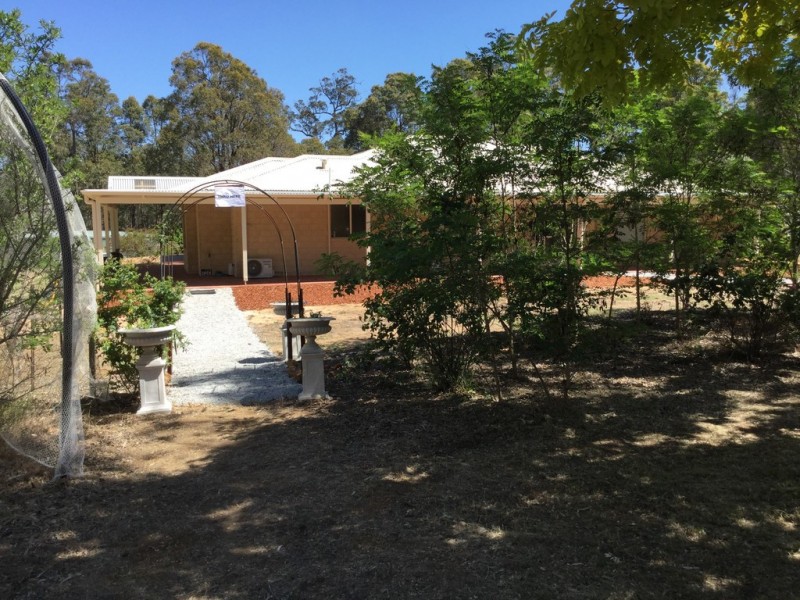 120 Woodlands Road, Stoneville WA 6081