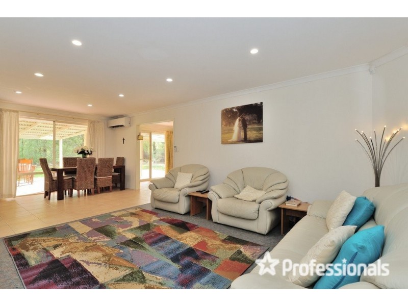 120 Woodlands Road, Stoneville WA 6081