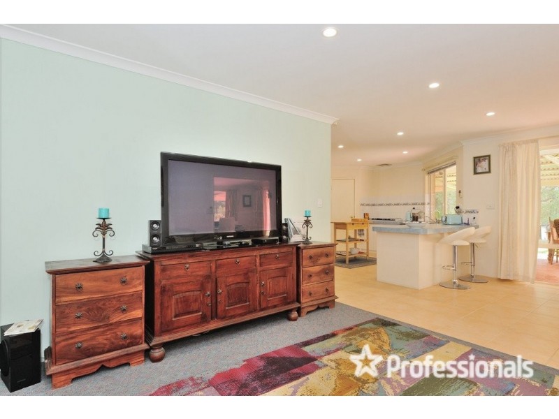 120 Woodlands Road, Stoneville WA 6081