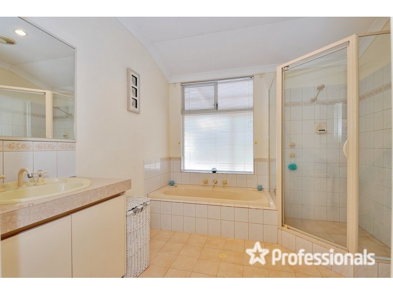 120 Woodlands Road, Stoneville WA 6081