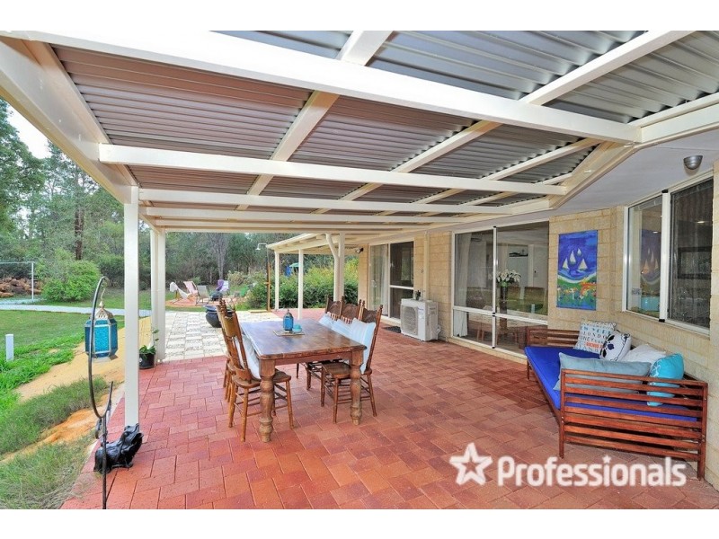 120 Woodlands Road, Stoneville WA 6081