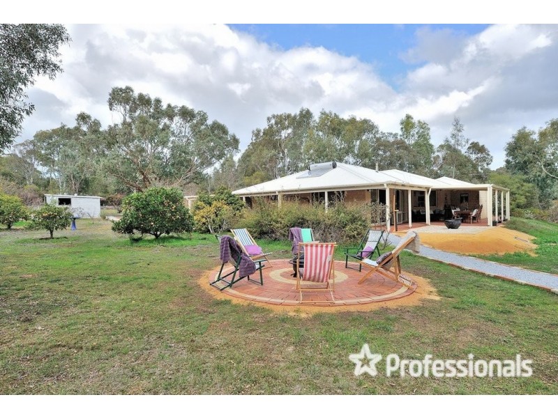 120 Woodlands Road, Stoneville WA 6081