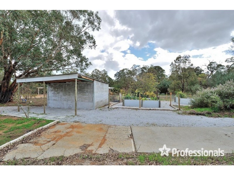 120 Woodlands Road, Stoneville WA 6081