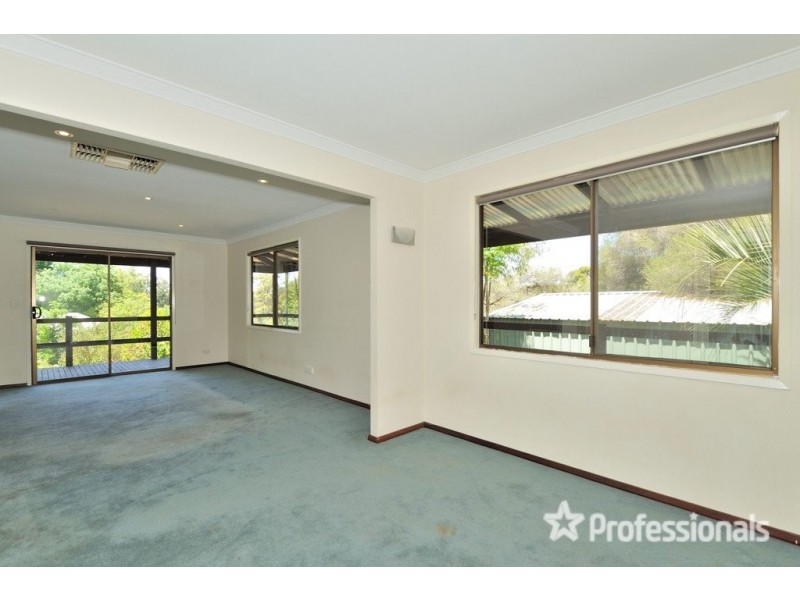 12 Royston Place, Mount Helena WA 6082