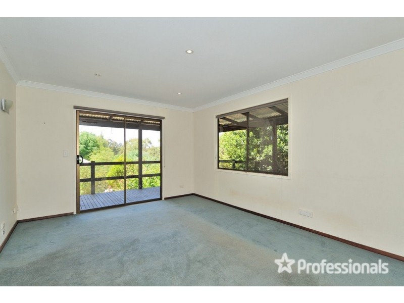 12 Royston Place, Mount Helena WA 6082