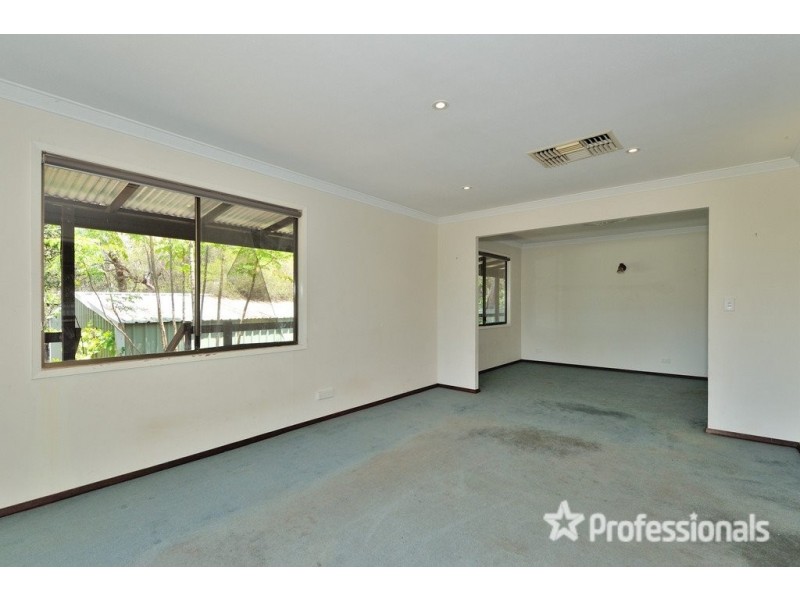 12 Royston Place, Mount Helena WA 6082