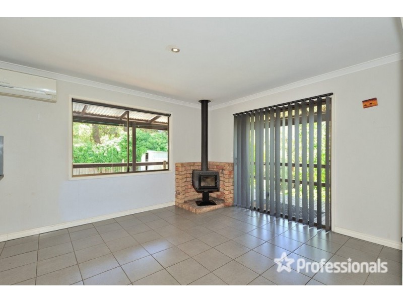 12 Royston Place, Mount Helena WA 6082