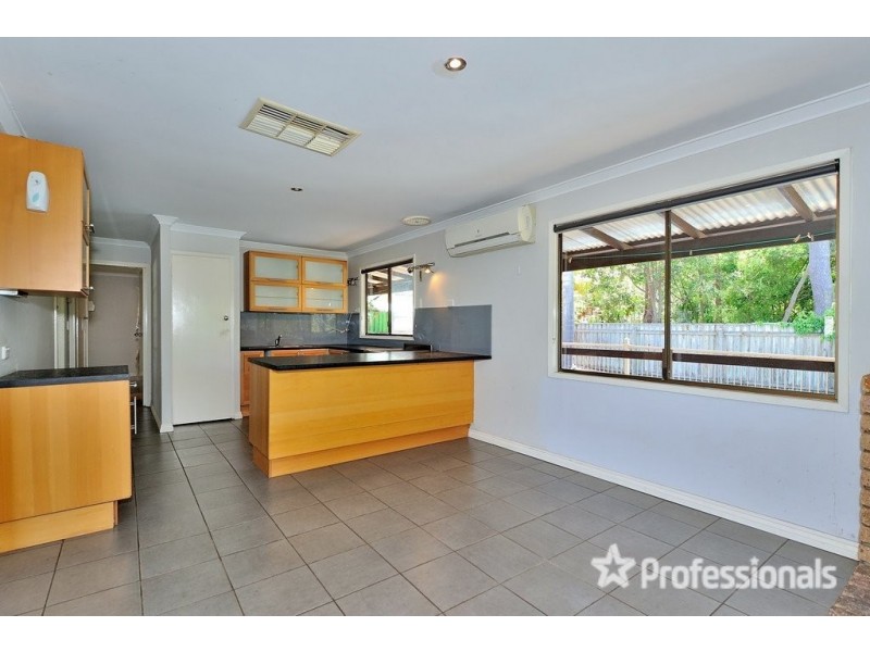 12 Royston Place, Mount Helena WA 6082