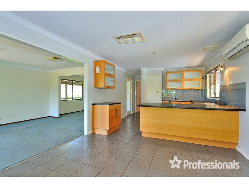 12 Royston Place, Mount Helena WA 6082