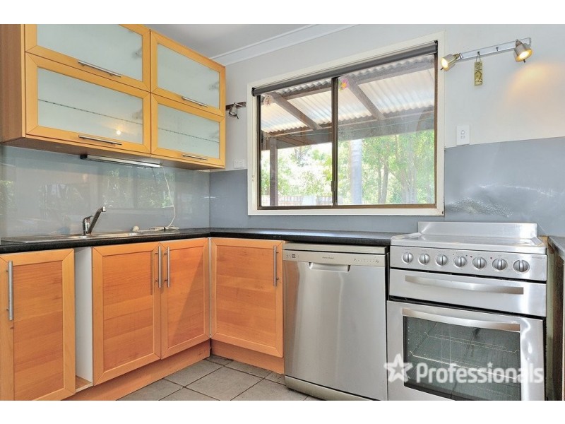 12 Royston Place, Mount Helena WA 6082