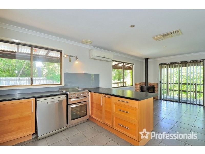 12 Royston Place, Mount Helena WA 6082