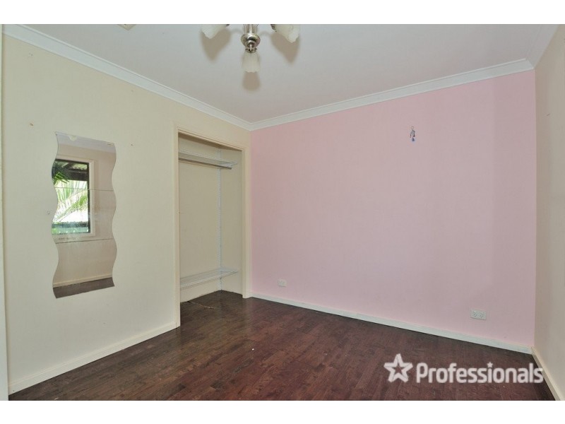 12 Royston Place, Mount Helena WA 6082