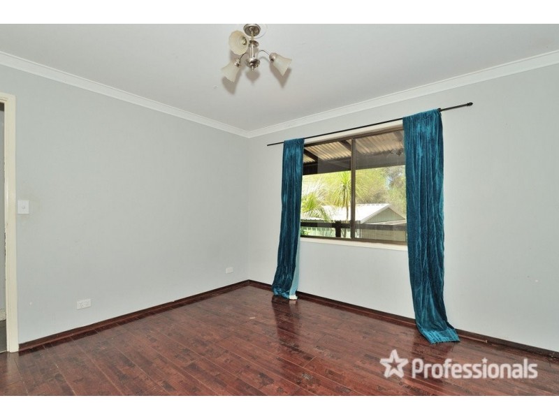 12 Royston Place, Mount Helena WA 6082