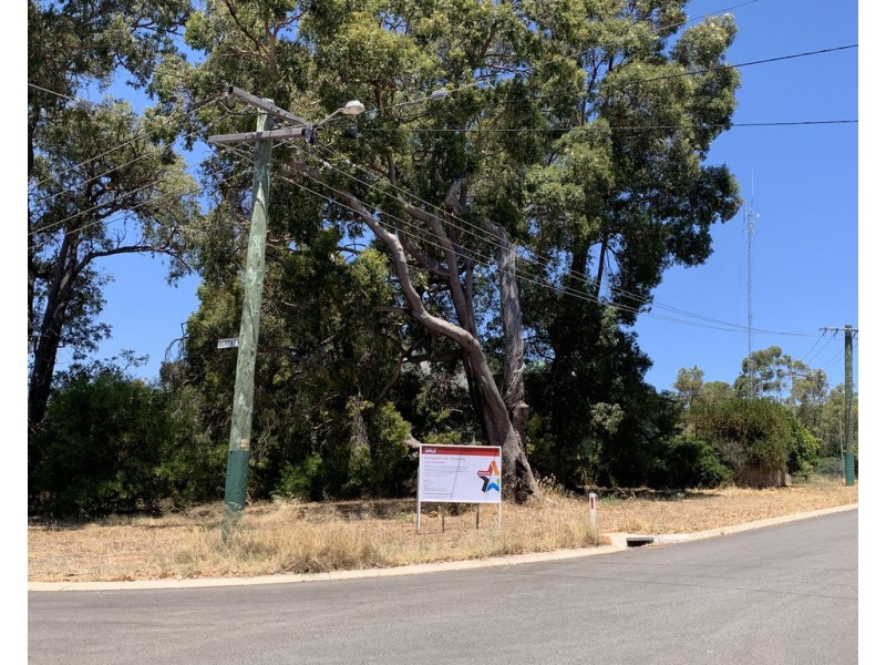 2 Burra Street, Mundaring WA 6073