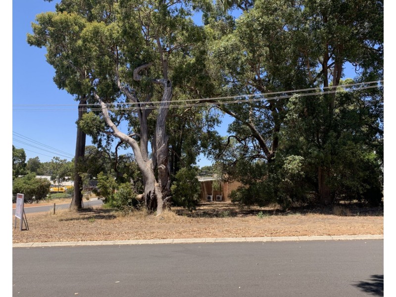 2 Burra Street, Mundaring WA 6073