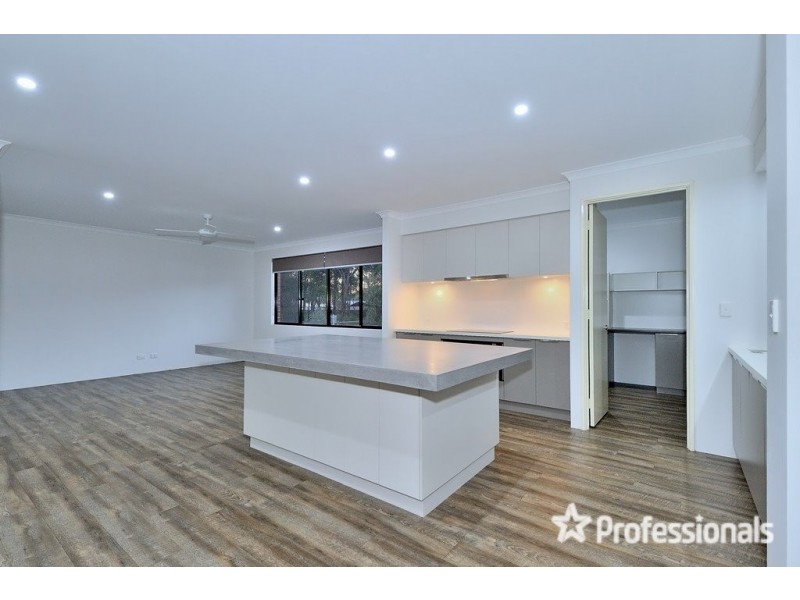 420 William Road, Mount Helena WA 6082