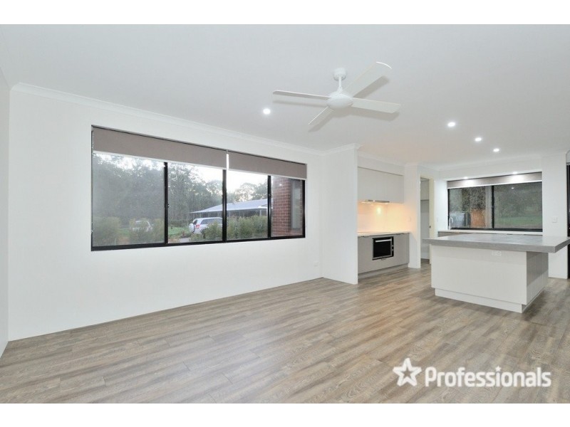 420 William Road, Mount Helena WA 6082